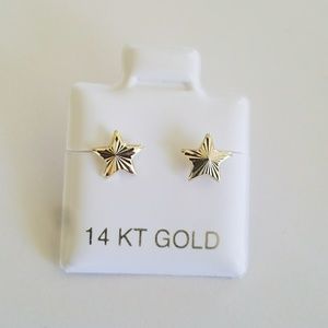 14k Solid Gold Star Earrings.
